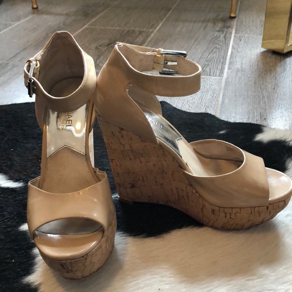 Michael Kors Tan and Cork Wedges - Picture 1 of 3